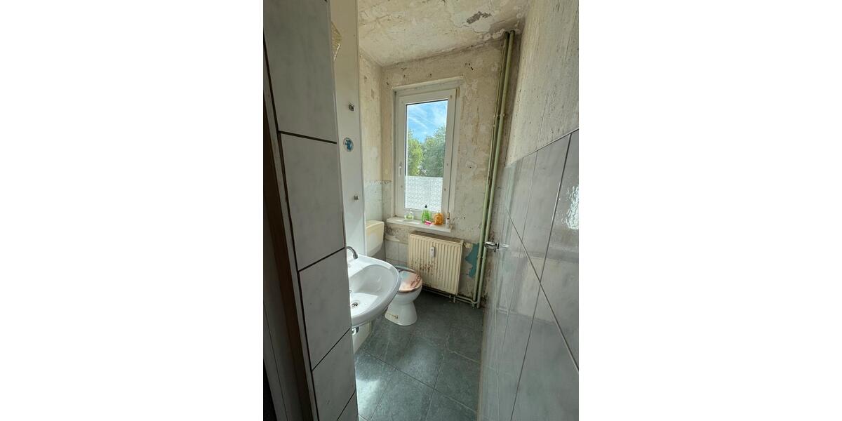 Eigentumswohnung mit MATERIAL zu verkaufen 3-Raum mit Balkon 3 zimmer