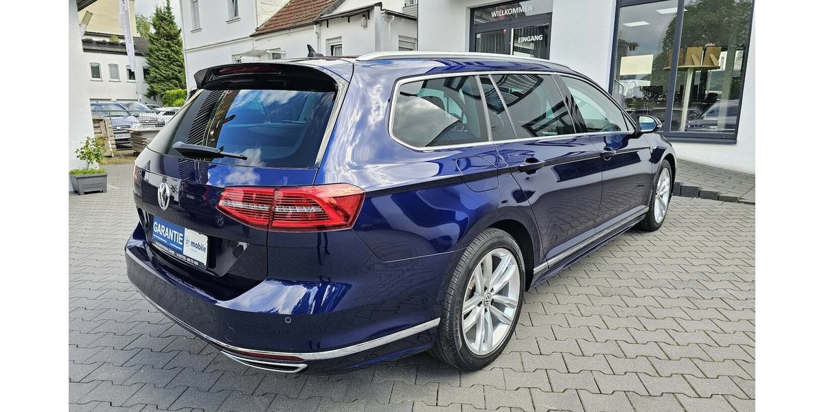 VW Passat Variant 2.0 TDI R-Line 4M Highline 360° 128.350 km 20.990 &euro; Löhne 32584