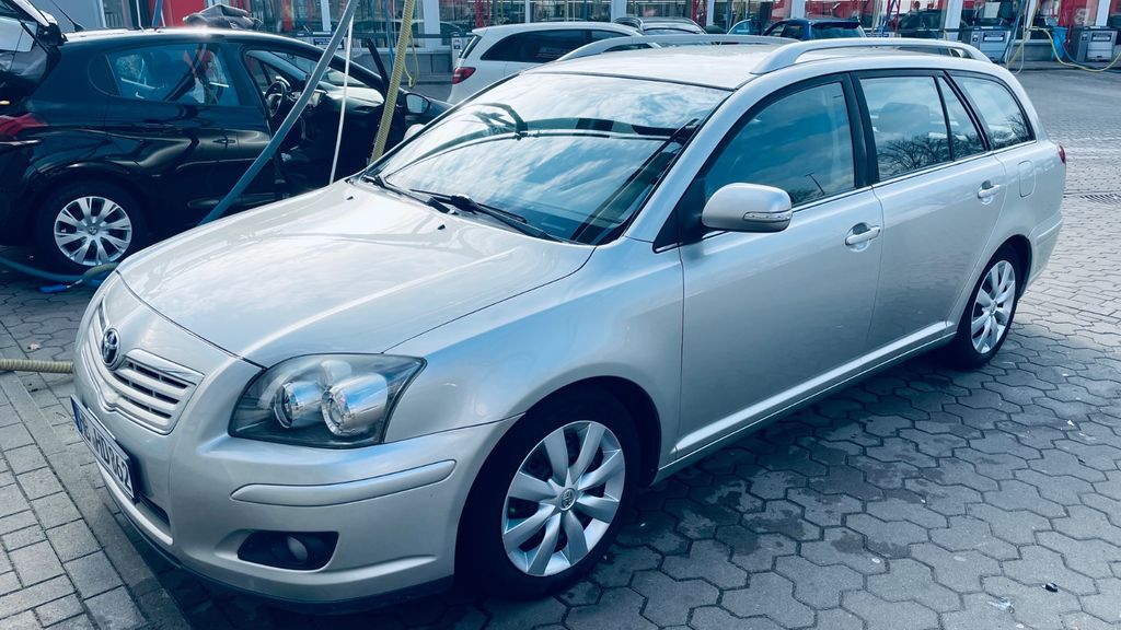 Toyota Avensis 296.000 km 3.300 &euro; Bremen 28329