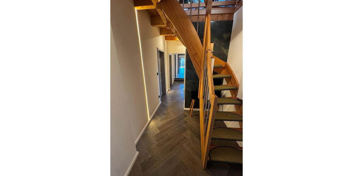 Dachgeschoßwohnung Stegaurach - 5 Zimmer, 180 m&sup2;, 2.300&euro; | Angebot:26288325