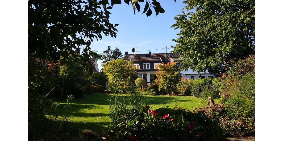 Doppelhaushälfte Köln Rodenkirchen - 8 Zimmer, 240 m&sup2;, 2.700&euro; | Angebot:26575913