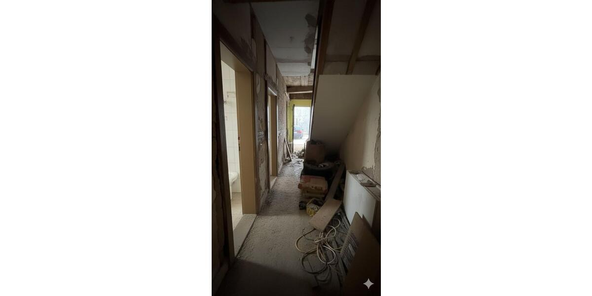 Reihenhaus Eisfeld - 3 Zimmer, 90 m&sup2;, 19.000&euro; | Angebot:24729133