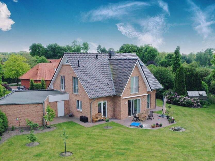 Landhaus mit Kapitänsgiebel in Roffhausen
