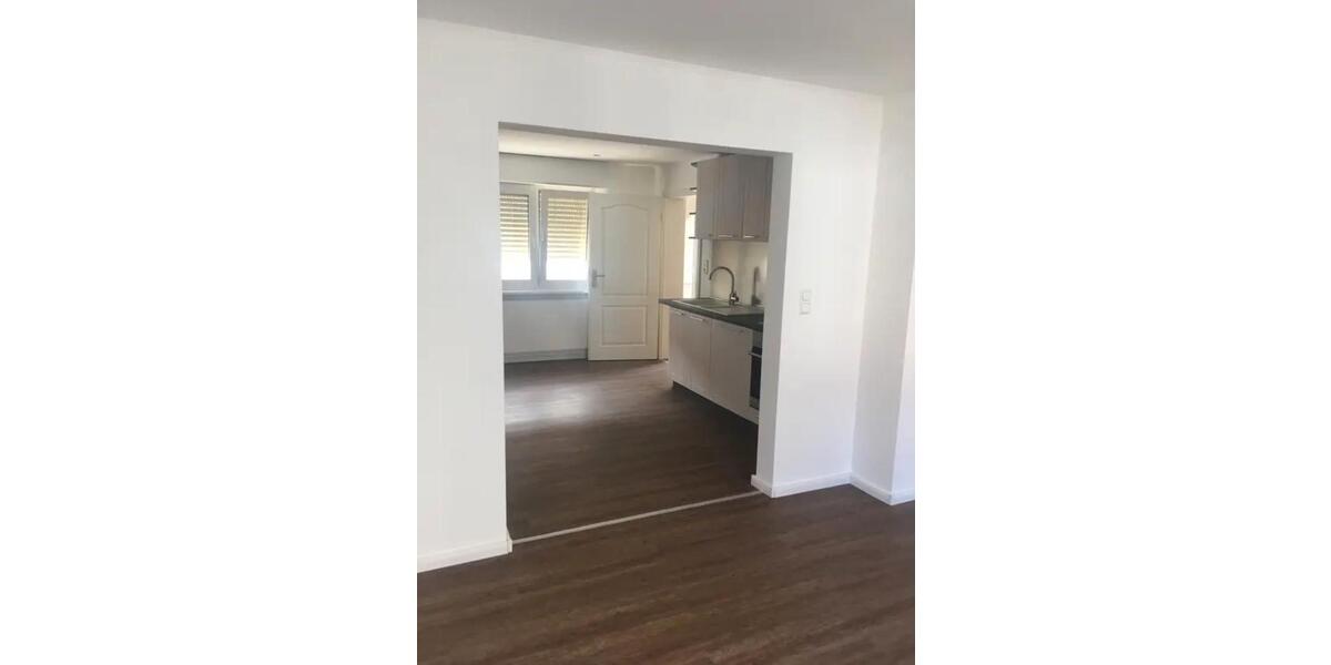 VON PRIVAT: 7-Zimmer Haus, ca. 210 qm + eigenem Garten 7 zimmer