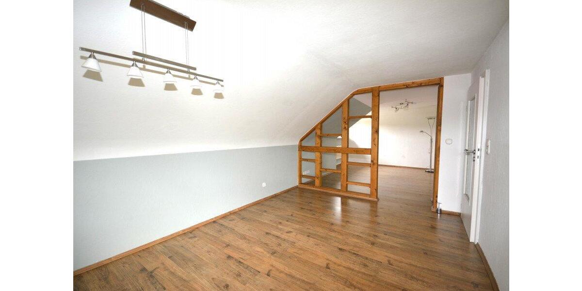 Dachgeschoßwohnung Weißenbrunn - 3.5 Zimmer, 68 m&sup2;, 510&euro; | Angebot:25980105