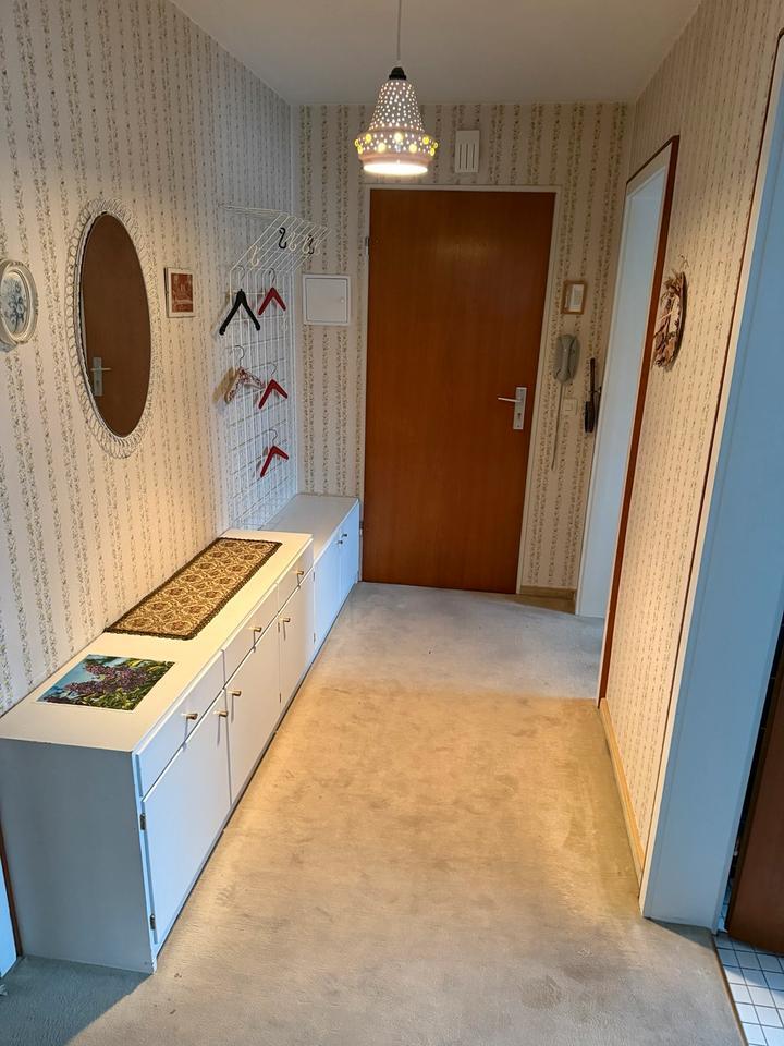 Möblierte 2 Zimmer Wohnung zu vermieten .