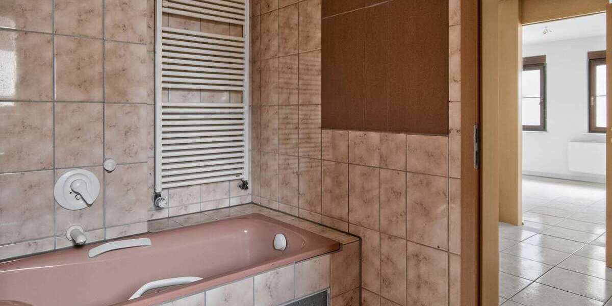 Gepflegtes 3-Familienhaus in begehrter Wohnlage mit vielseitigen Nutzungsmöglichkeiten - Mehrfamilienhaus, Wohnhaus Stuttgart Zuffenhausen | Angebot:27083597
