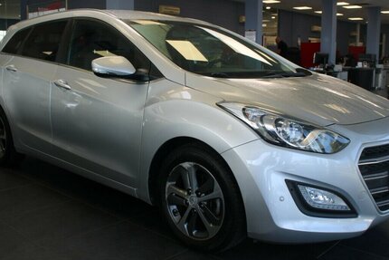 Hyundai i30 SW 1.6 1.Hand Aut. - Navi - Kamera 62.950 km 11.980 &euro; Euskirchen 53881