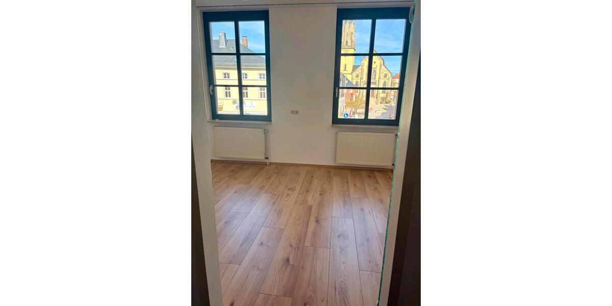 Etagenwohnung Selb - 7 Zimmer, 205 m&sup2;, 215.000&euro; | Angebot:27147854