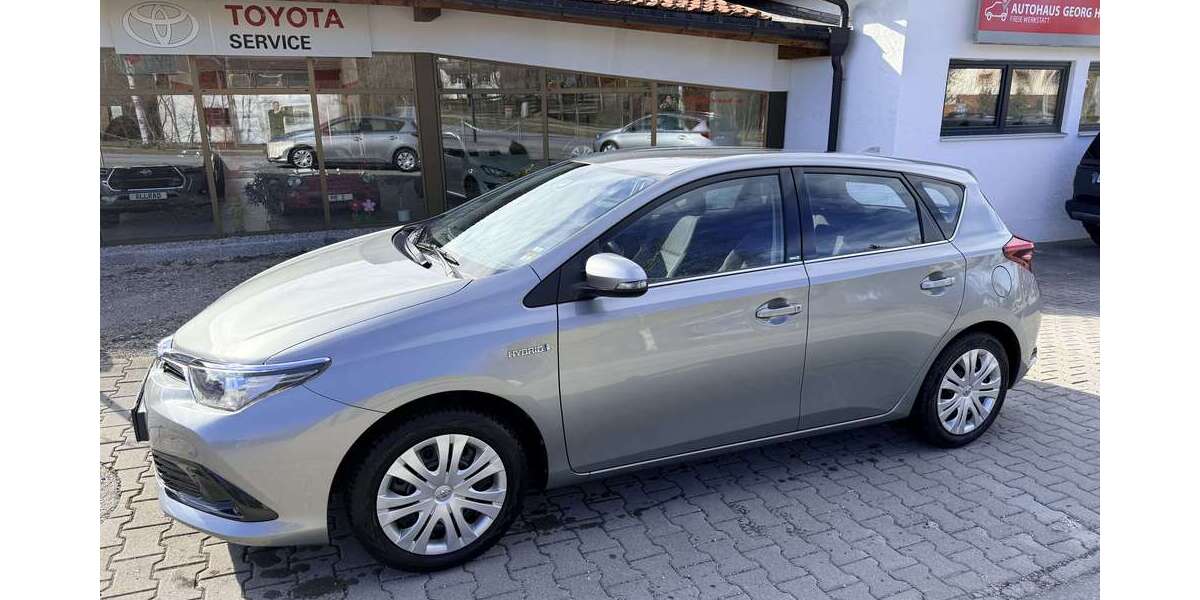 Toyota Auris 81.600 km 13.490 &euro; Saulgrub 82442