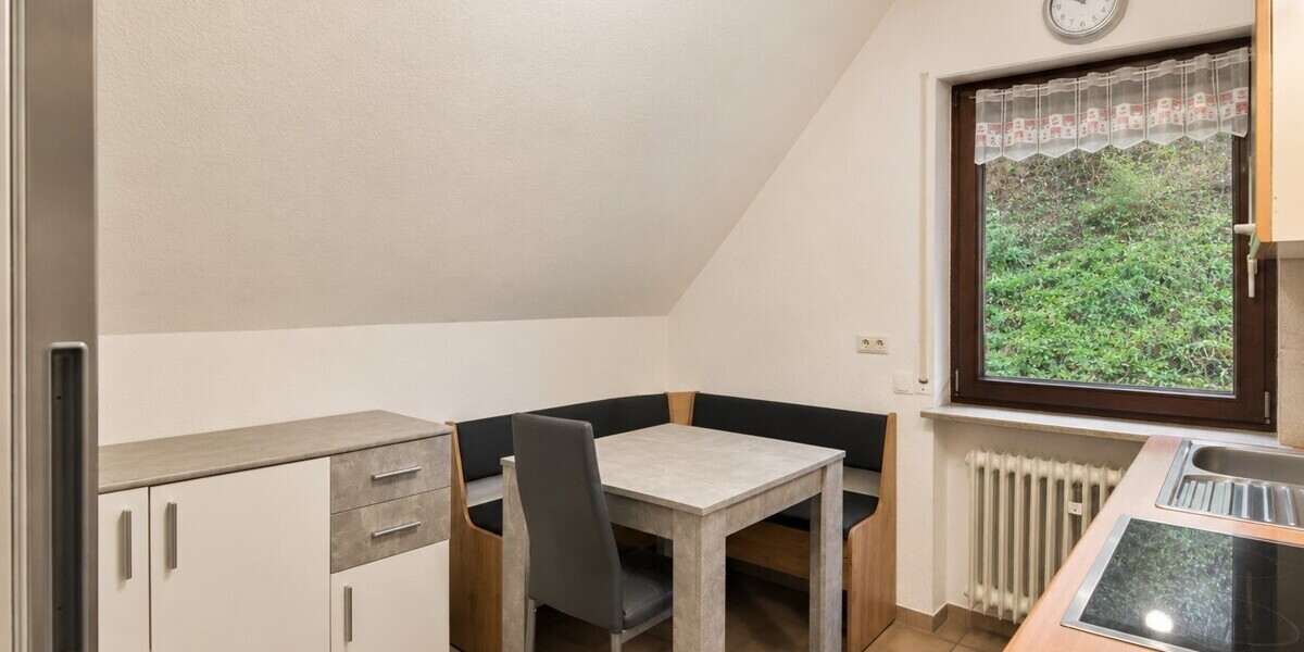 Ihr Deal: 3 Häuschen, 3 Garagen, bis zu 5 WE, davon nur 2 vermietet. HEIZUNG IST NEU! - Mehrfamilienhaus, Wohnhaus Schmitten | Angebot:26781264