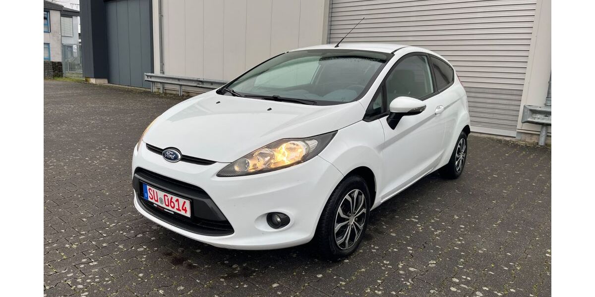 Ford Fiesta 157.000 km 2.400 &euro; Remagen 53424