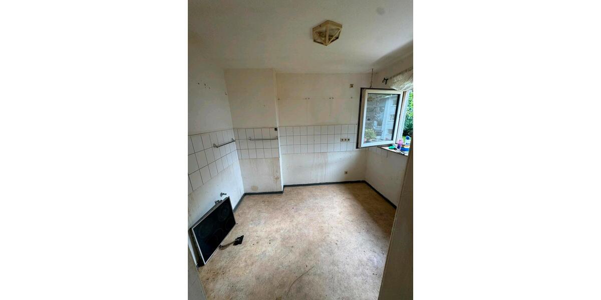 Etagenwohnung Bremerhaven Schiffdorferdamm - 2.5 Zimmer, 54 m&sup2;, 80.000&euro; | Angebot:27134361