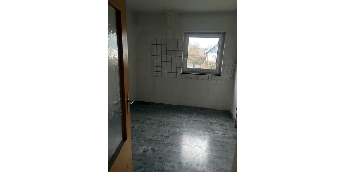 Erdgeschoßwohnung Borken (Hessen) - 4 Zimmer, 80 m&sup2;, 850&euro; | Angebot:26354954