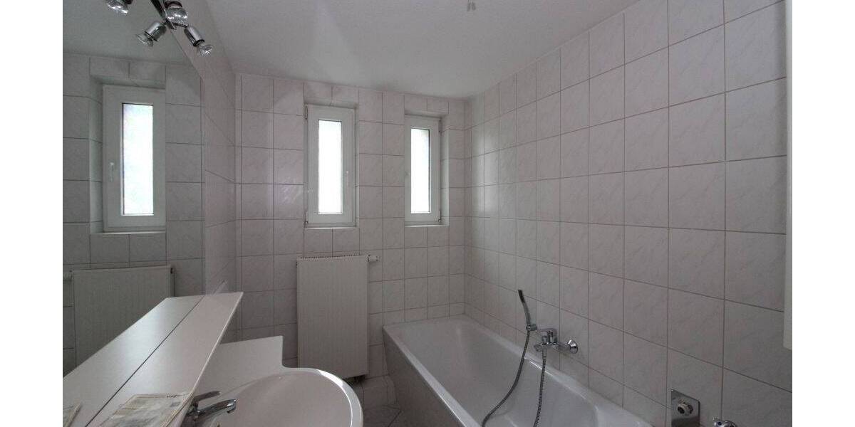 Etagenwohnung Dessau-Roßlau West - 3 Zimmer, 74 m&sup2;, 488&euro; | Angebot:26879187