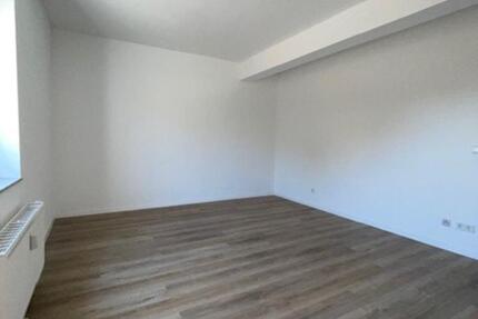 Großzügige 4- Zimmer-Wohnung mit EBK