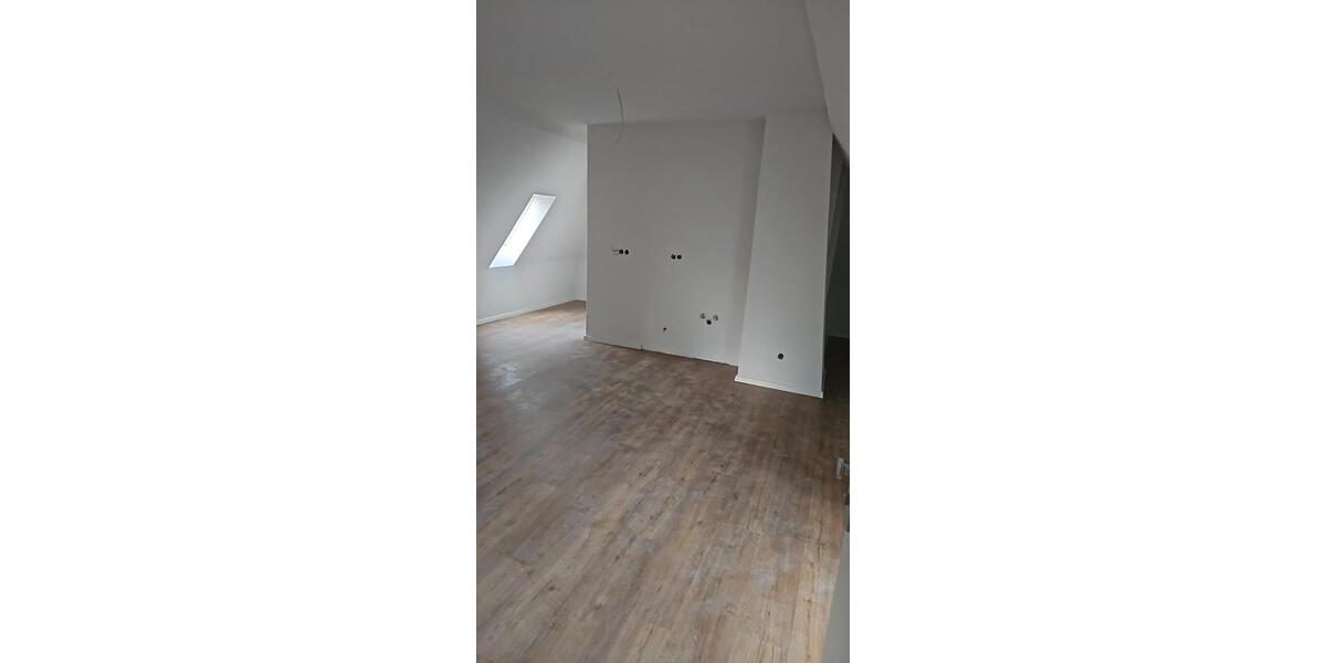 Dachgeschoßwohnung Mülheim an der Ruhr - 2.5 Zimmer, 70 m&sup2;, 700&euro; | Angebot:24866132