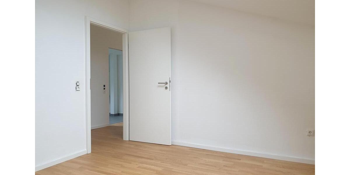 Dachgeschoßwohnung Frankfurt am Main Unterliederbach - 3.5 Zimmer, 74 m&sup2;, 1.240&euro; | Angebot:26611209