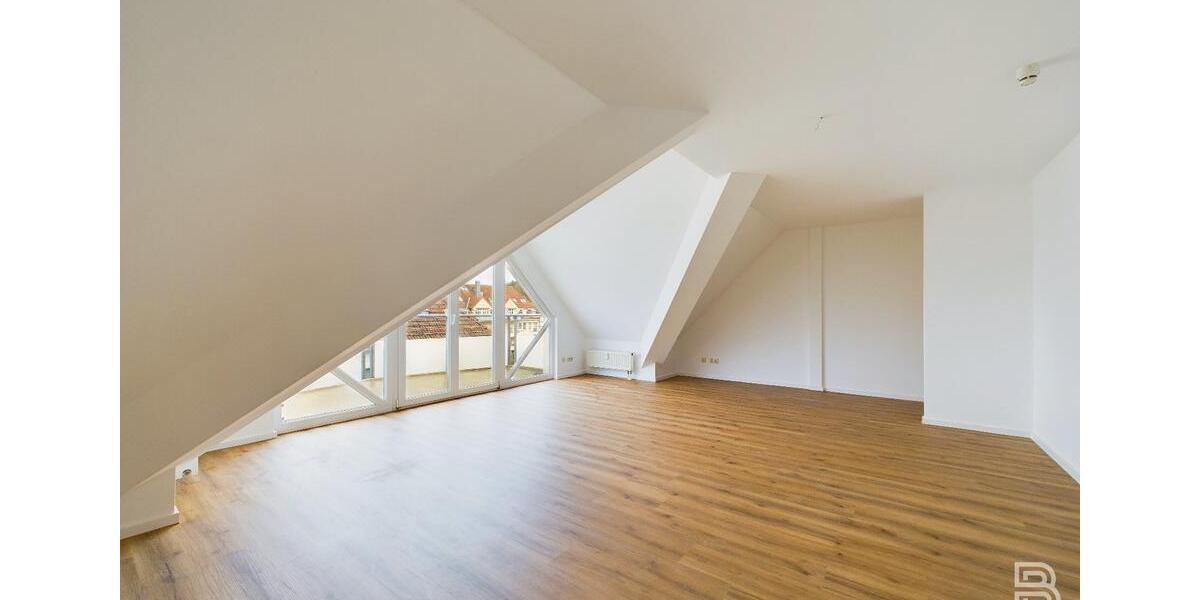 Helle Dachgeschosswohnung mit großen Balkon und tollem Ausblick 3 zimmer