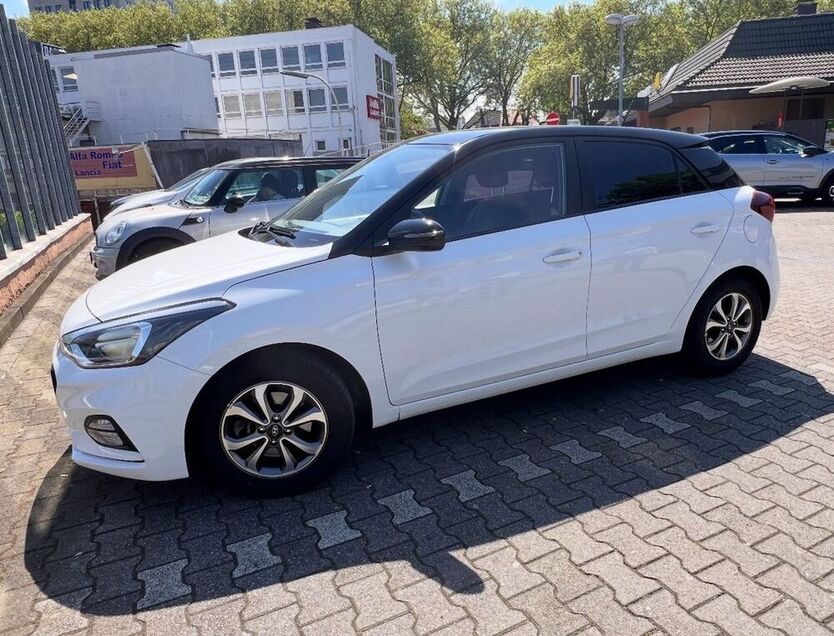 i20