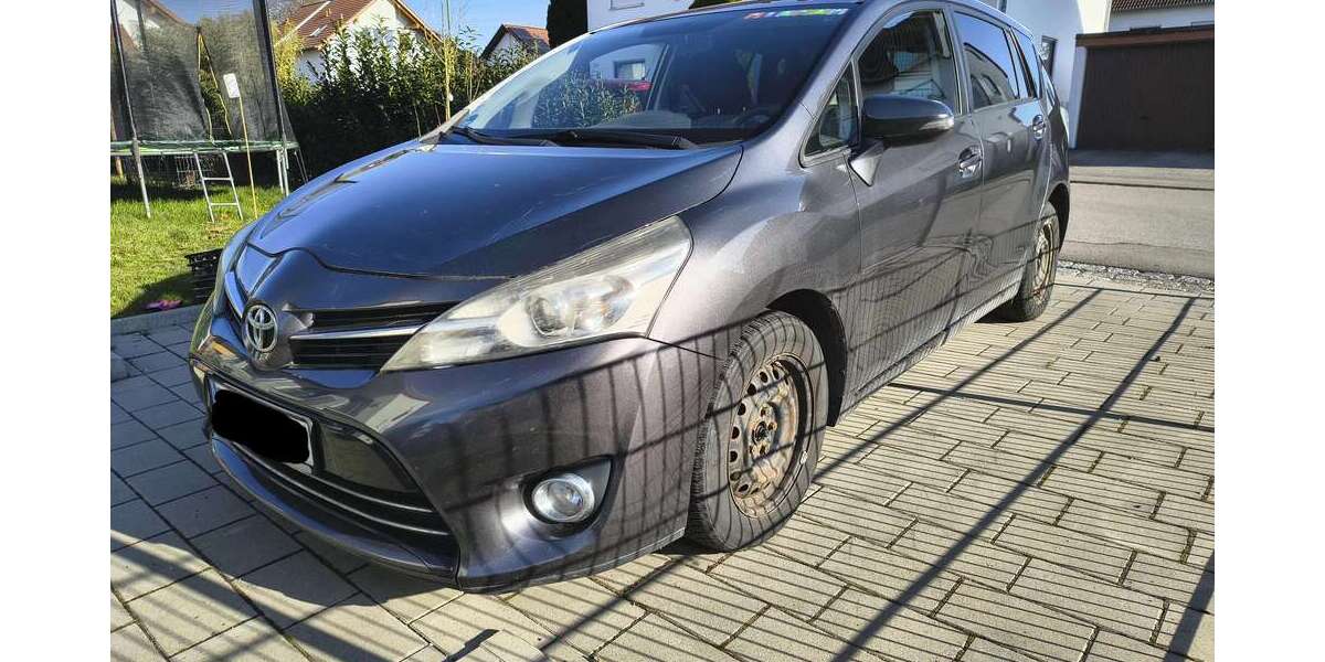 Toyota Verso 231.000 km 4.600 &euro; Pfaffenhofen a.d.Roth, M 89284
