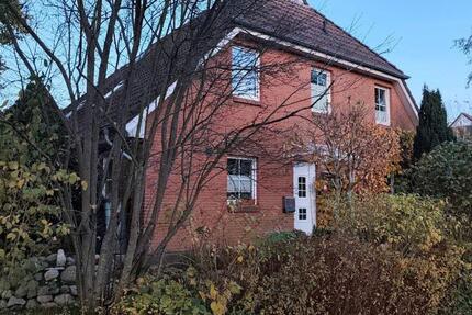 Geräumige Doppelhaushäfte mit Vollkeller auf dem Lande zimmer