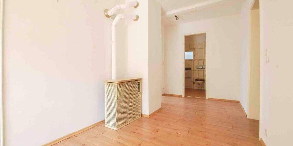 Charmantes Zweifamilienhaus mit historischem Gewölbekeller und zwei Südterrassen in Möhringen 7 zimmer