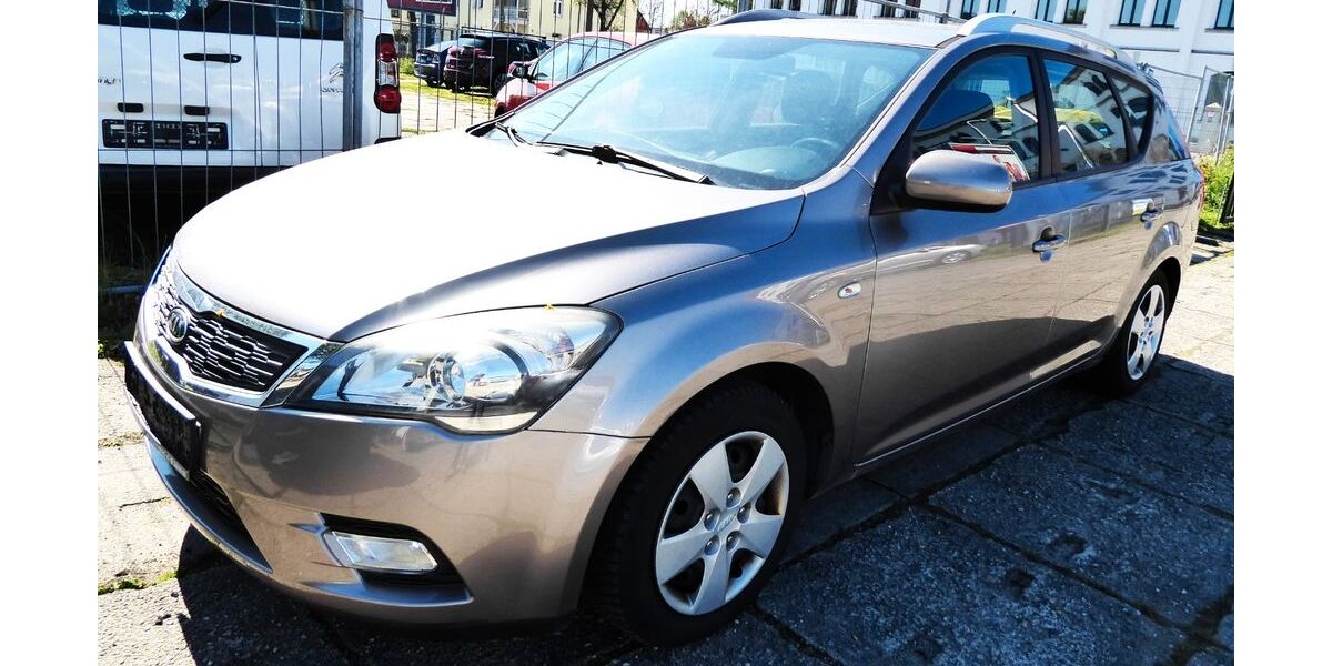 Kia ceed / Ceed 153.000 km 3.560 &euro; Dresden 01237