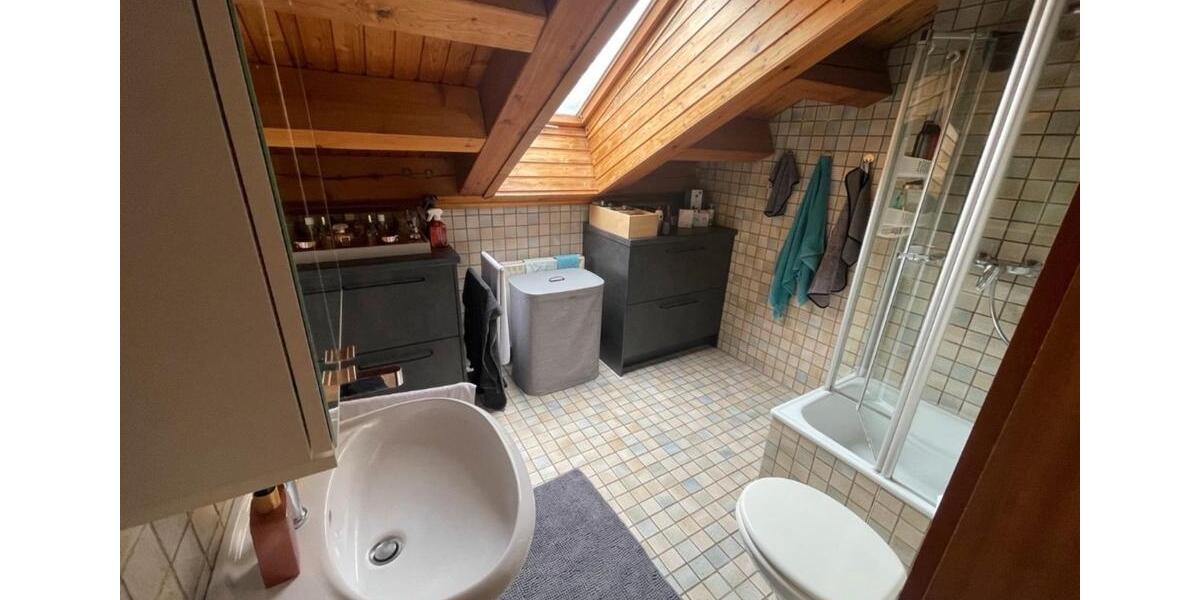 Reihenhaus Leonberg - 6 Zimmer, 199 m&sup2;, 1.850&euro; | Angebot:24248136