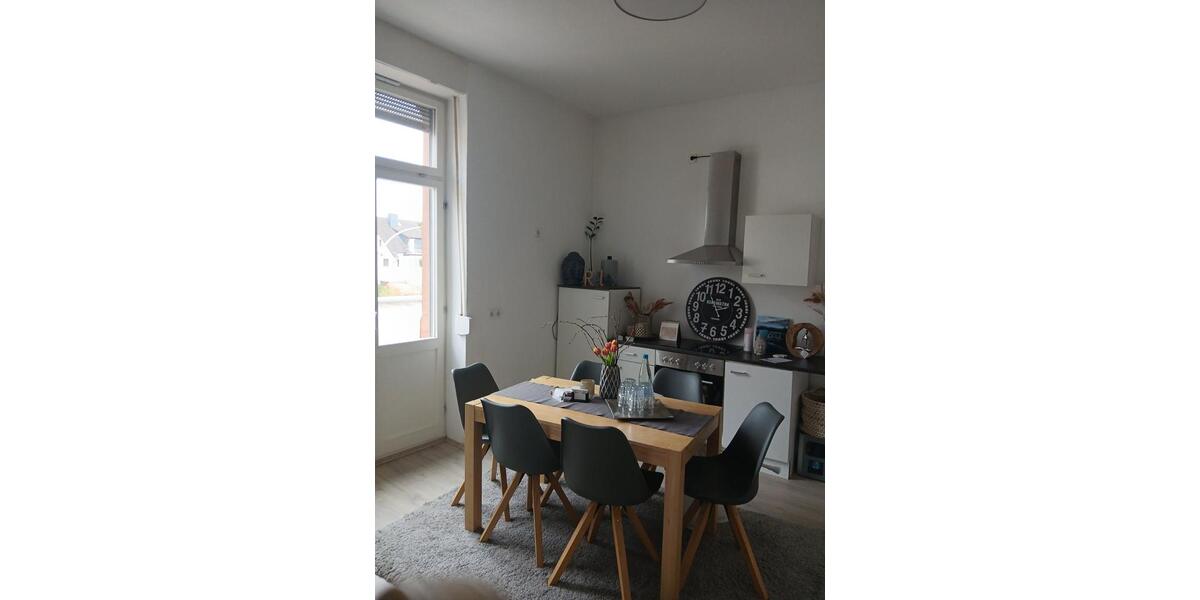 Etagenwohnung Büdingen - 5 Zimmer, 150 m&sup2;, 1.250&euro; | Angebot:25282079