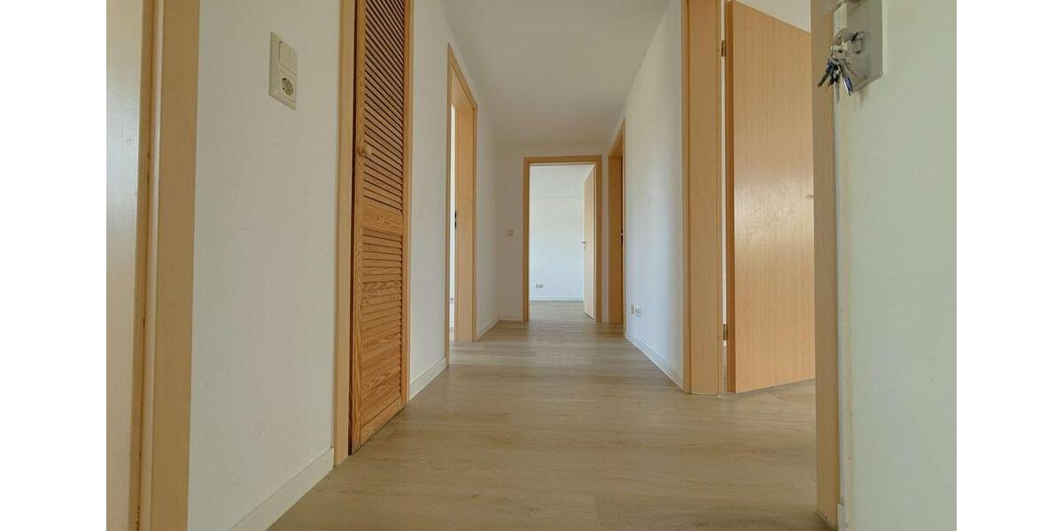 Dachgeschoßwohnung Wilhelmshaven Altengroden - 3 Zimmer, 60 m&sup2;, 400&euro; | Angebot:26090066
