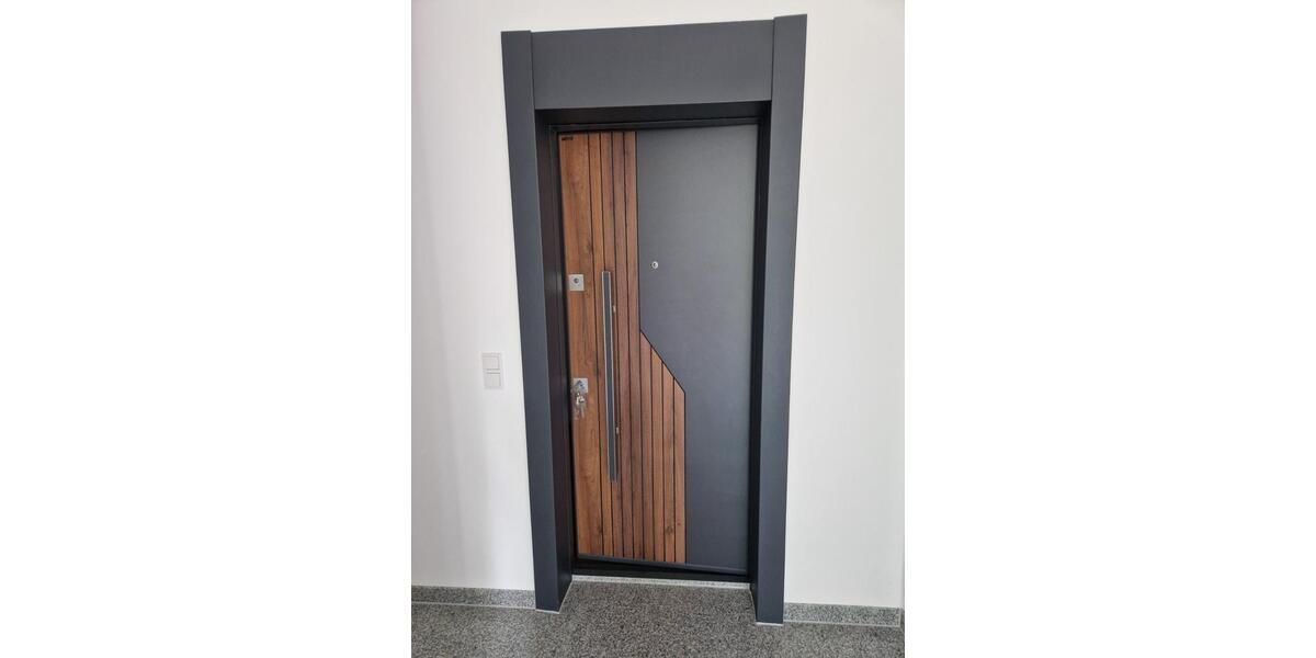 NeubauGeschmackvolle 3-Zimmer-Penthouse Wohnung Terrass+ Aufzug 3 zimmer