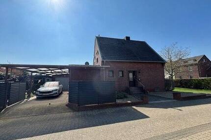 Freistehendes Einfamilienhaus auf schönem Grundstück MG-Wickrathhahn