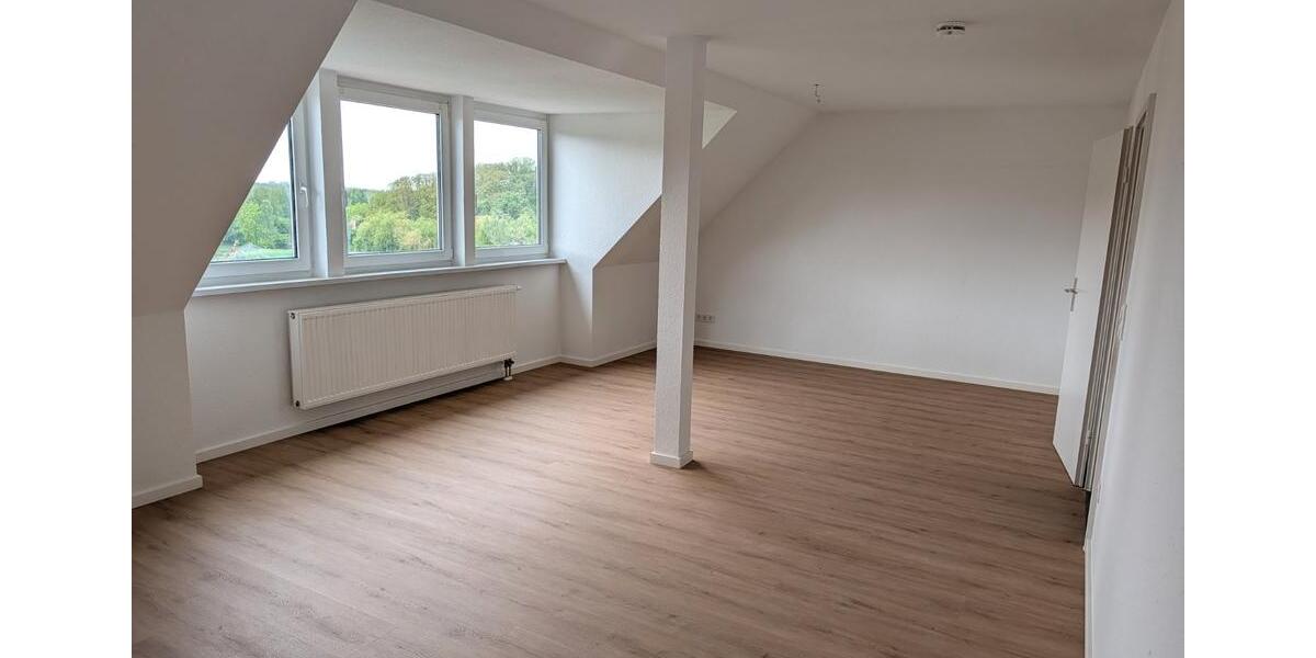 Dachgeschoßwohnung Borna - 3 Zimmer, 72 m&sup2;, 525&euro; | Angebot:27632545