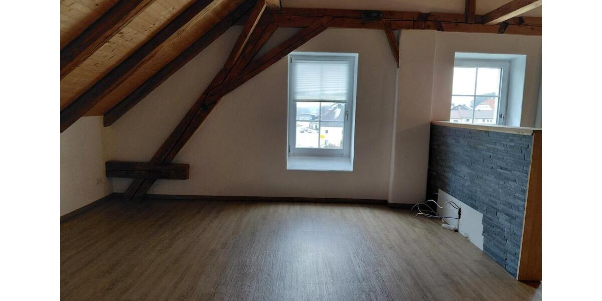 Dachgeschoßwohnung Jandelsbrunn - 4 Zimmer, 129 m&sup2;, 820&euro; | Angebot:26067068