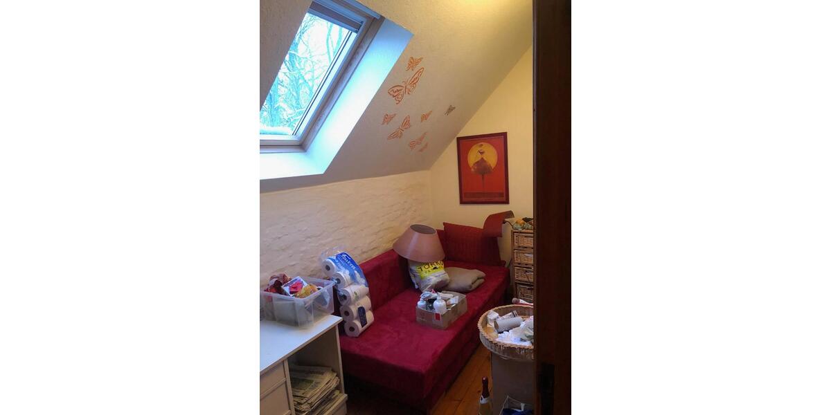 3 12 Zimmer Wohnung im 1. OG im gepflegten Altbau 3.5 zimmer