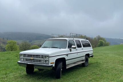 Chevrolet Suburban 170.000 km 8.500 &euro; Floh-Seligenthal 98593