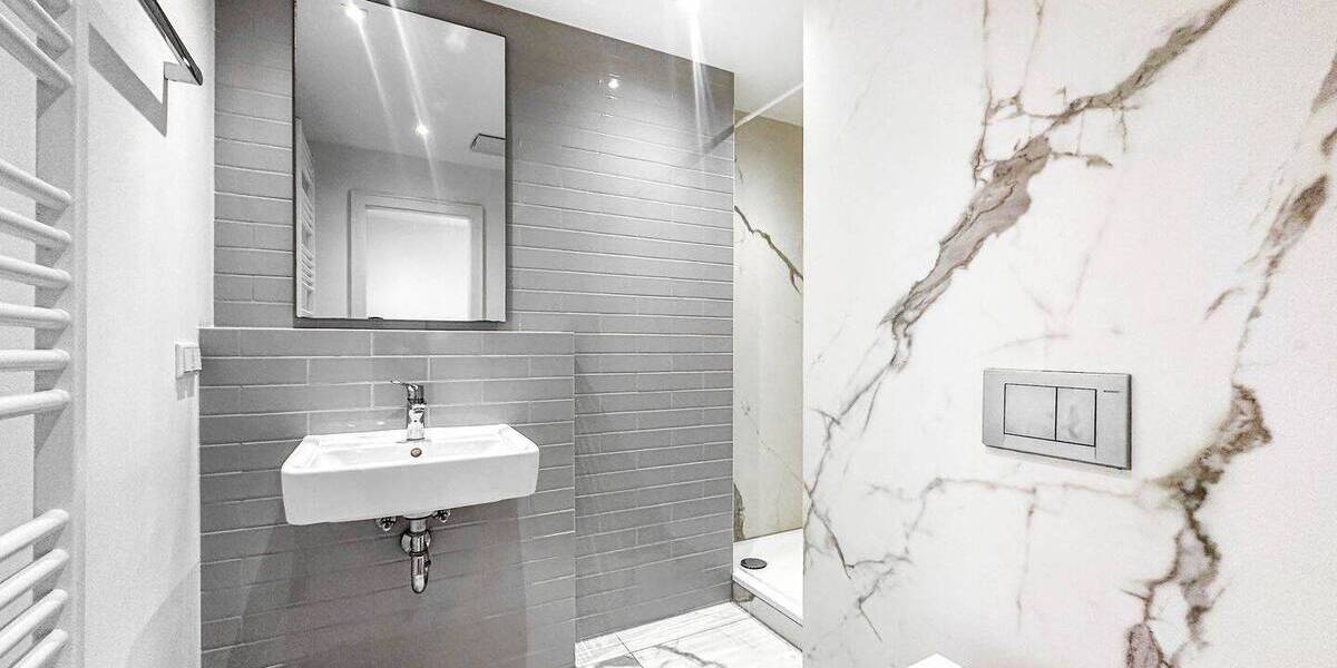 Etagenwohnung Düsseldorf Stadtmitte - 3 Zimmer, 74 m&sup2;, 1.125&euro; | Angebot:26359893