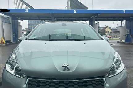 Peugeot 208 85.900 km 7.500 &euro; Fellbach 70734