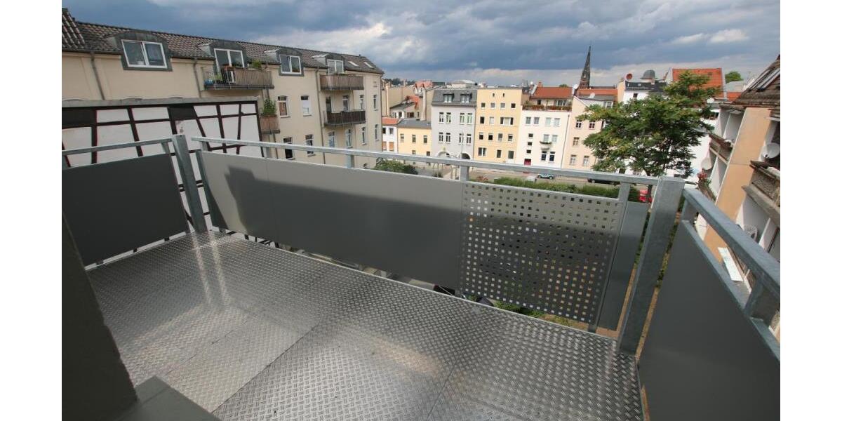 WOW! Hochwertige 4 Raum-Wohnung mit modernem Bad und großem Balkon! Die Wohnung zum Wohlfühlen. - Dachgeschoßwohnung Gera Ostviertel | Angebot:26334831