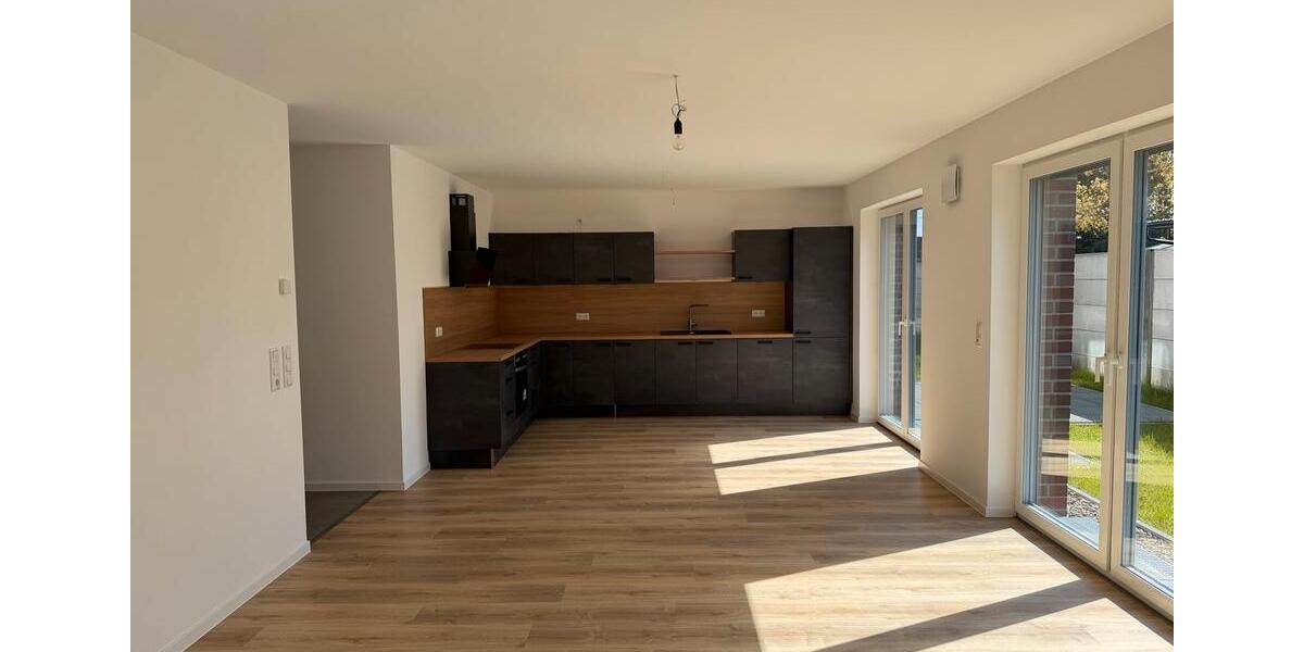 Erdgeschoßwohnung Jever - 3 Zimmer, 95 m&sup2;, 1.200&euro; | Angebot:26296834
