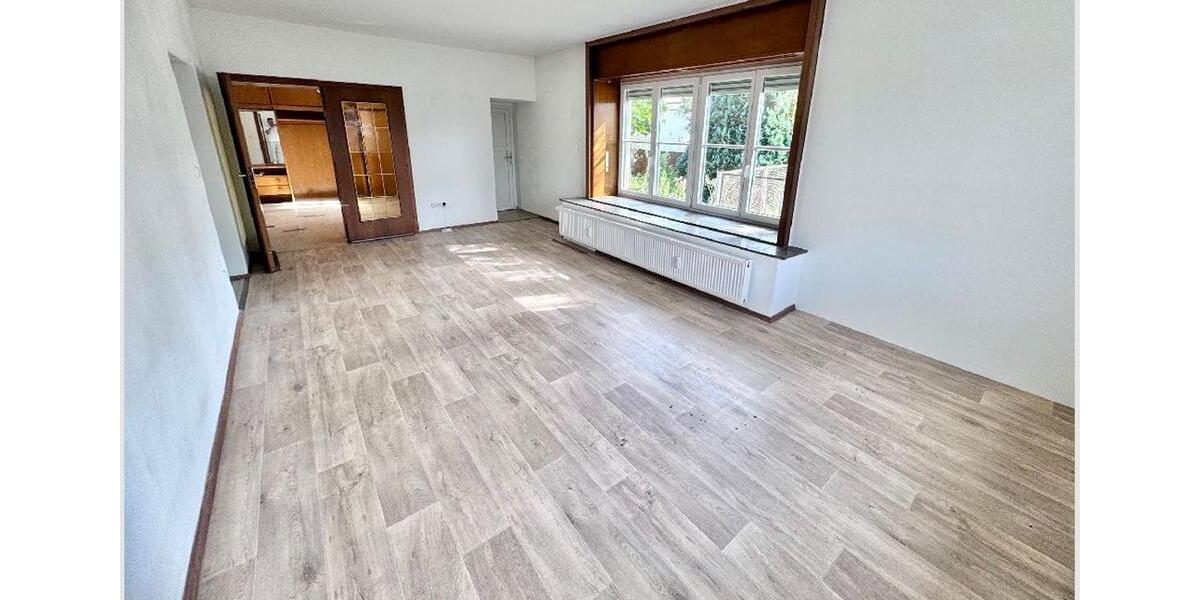 Einfamilienhaus Jülich - 10 Zimmer, 280 m&sup2;, 3.000&euro; | Angebot:25456904