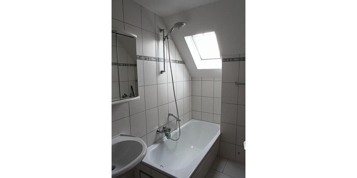 Dachgeschoßwohnung Esslingen am Neckar Pliensauvorstadt - 2 Zimmer, 55 m&sup2;, 850&euro; | Angebot:25126314