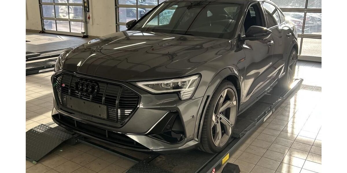 Audi e-tron 53.067 km 43.105 &euro; Hagen 58091