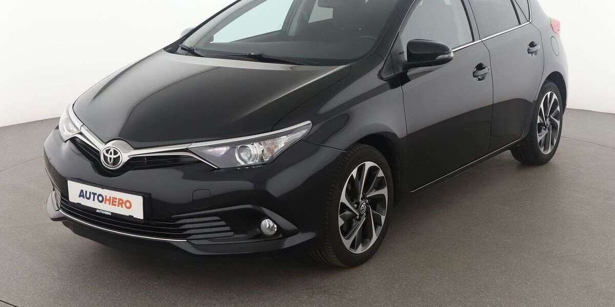 Toyota Auris 117.233 km 9.700 &euro; Dresden 01187