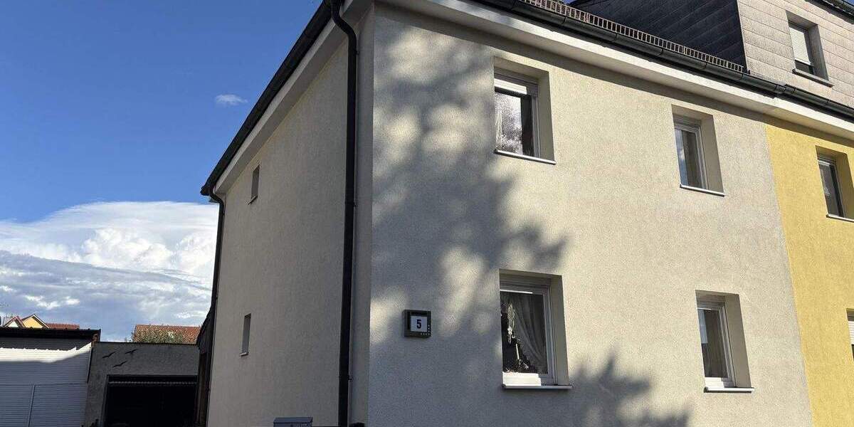 Doppelhaushälfte Schwandorf - 4 Zimmer, 100 m&sup2;, 215.000&euro; | Angebot:25770911