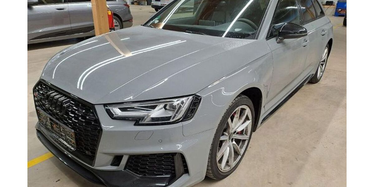 Audi RS4 56.861 km 55.790 &euro; Sangerhausen 06526