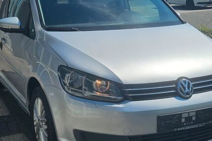 VW Touran 186.000 km 8.900 &euro; Limburg an der Lahn 65556
