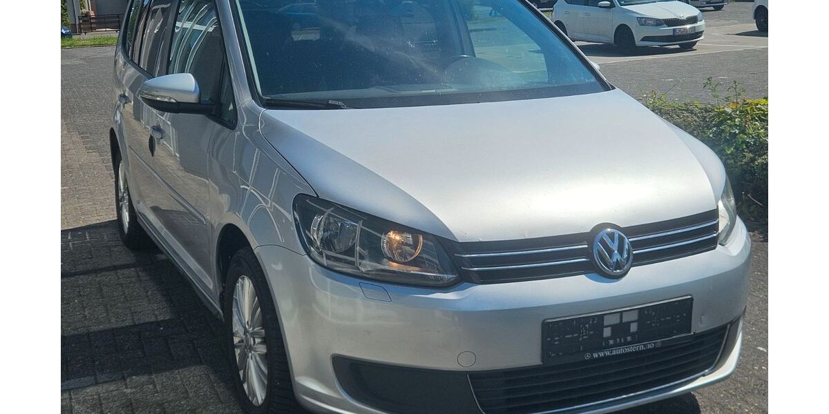 VW Touran 186.000 km 8.900 &euro; Limburg an der Lahn 65556