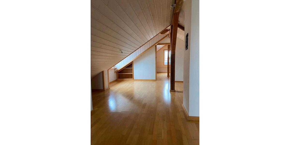 Obergeschoß Wohnung mit Dachgeschoss 110 m² in Nördlingen 3 zimmer